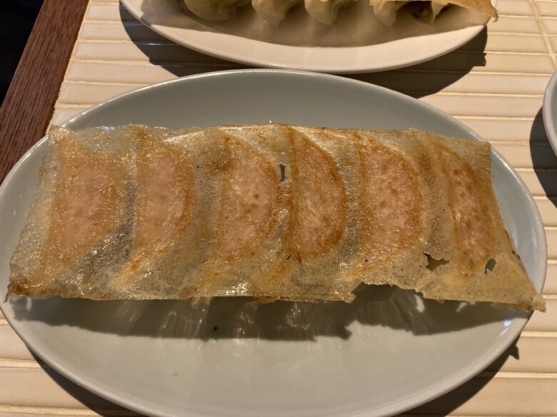 野方餃子荻窪別館の羽根つき餃子